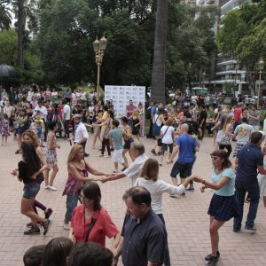 La población porteña sigue envejeciendo: la edad media creció a 41 años