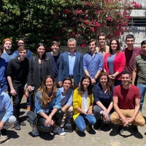 Macri se mostró con sus militantes universitarios