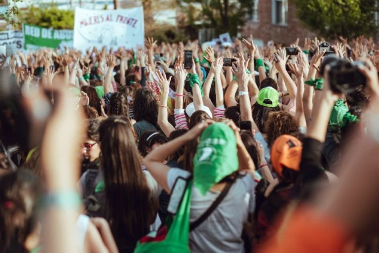 El pogo feminista más grande del mundo