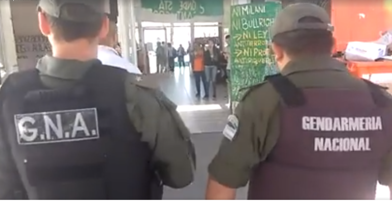 UNR: Gendarmería irrumpió en una actividad por Santiago Maldonado