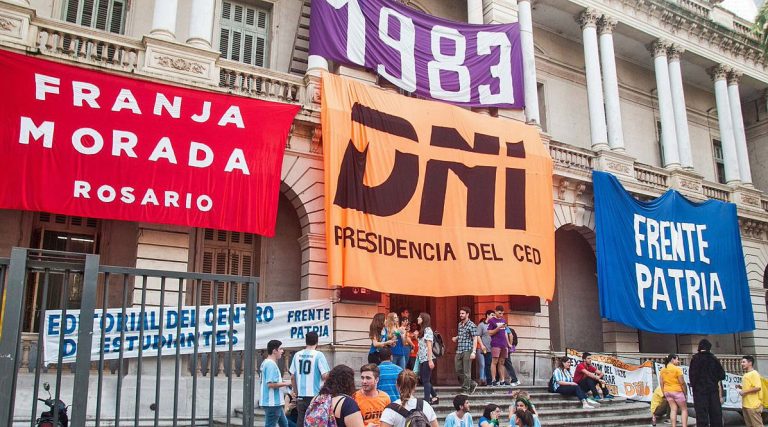 Paro docente en la UNR contra el acuerdo salarial que firmó Conadu